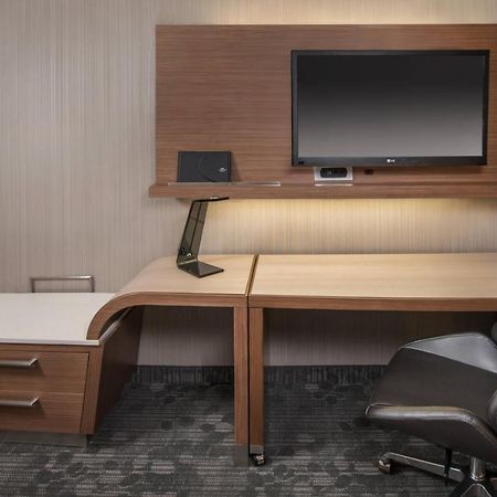 Courtyard By Marriott New York Queens, Jamaica Exterior foto